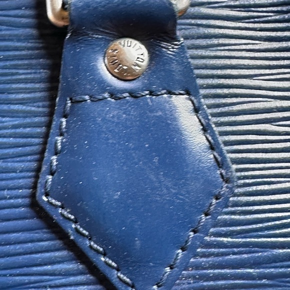 Authentic LOUIS VUITTON Epi Alma Myrtle Bag Blue - Picture 7 of 14